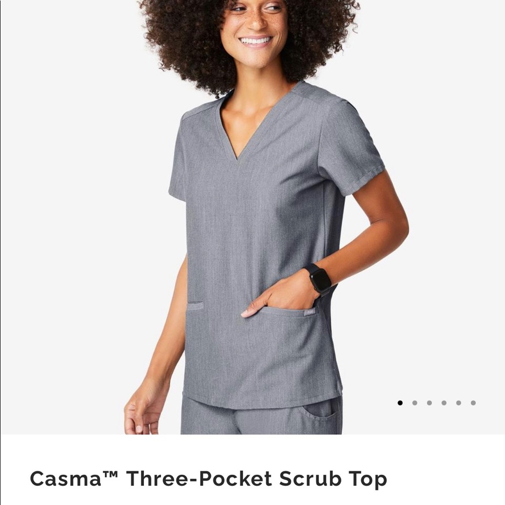 Figs Casma Three Pocket Scrub Top Graphite